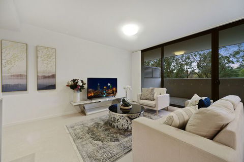 HomeHotel Spacious Luxury Apt Next To Shopping - Accommodation Guide 1