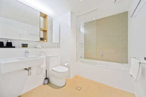 HomeHotel Spacious Luxury Apt Next To Shopping - Accommodation Guide 2