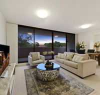 HomeHotel Spacious Luxury Apt Next to Shopping - Accommodation Guide