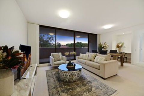 HomeHotel Spacious Luxury Apt Next To Shopping - Accommodation Guide 0