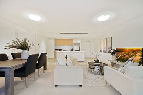 HomeHotel Spacious Luxury Apt Next To Shopping - Accommodation Guide 3