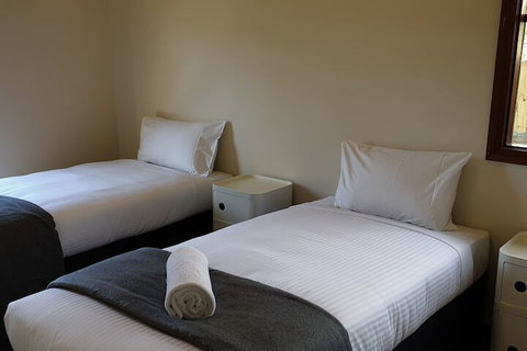 Old World Charm On Shannon - Accommodation Guide 4