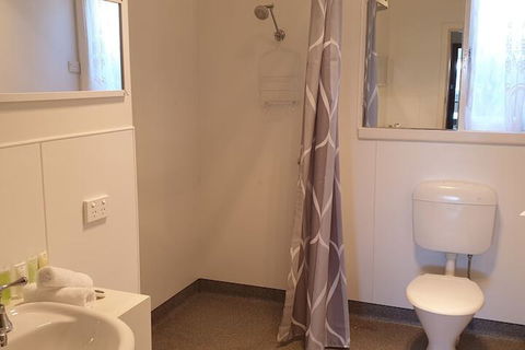 Port Life Beach House - Accommodation Asia 5
