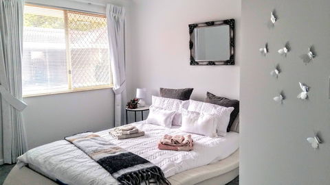 Camelias Boutique Cottage In Dianella - Accommodation Guide 2