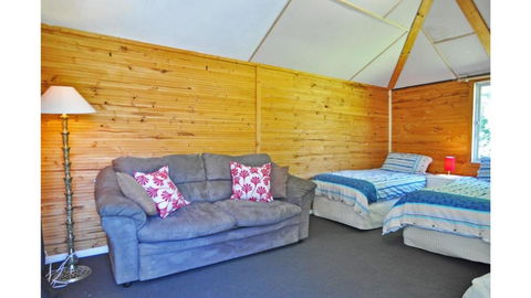 MY Fair Lady External Bathroom PET Friendly - Accommodation Asia 3