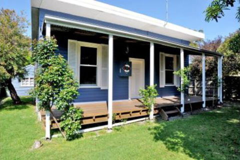 MY Fair Lady External Bathroom PET Friendly - Accommodation Asia 0
