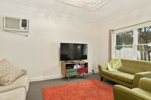 Vintage Sunrise PET Friendly - Accommodation Asia 4