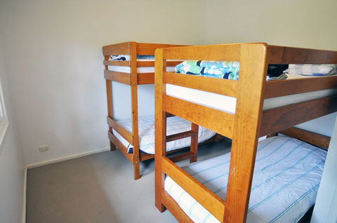 Waves On Florida Surf Side - Accommodation Guide 2