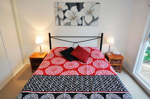 Waves On Florida Surf Side - Accommodation Guide 3