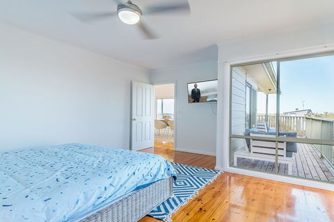 Beach Views On Beilby Free Wifi & Foxtel PET Friendly - Accommodation Guide 3