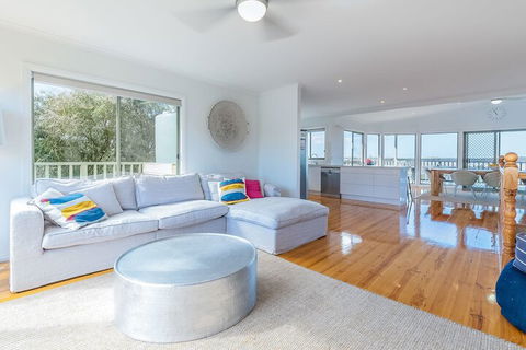Beach Views On Beilby Free Wifi & Foxtel PET Friendly - Accommodation Guide 1