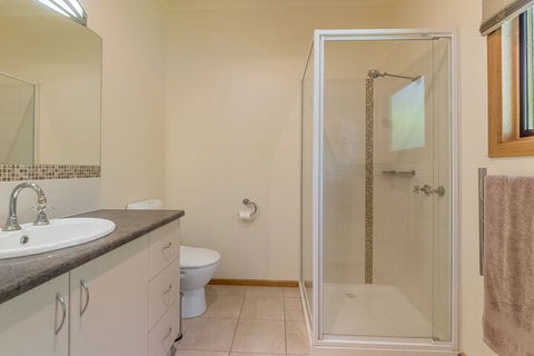 Billabong Wifi & Netflix - Accommodation Guide 5