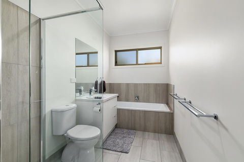 Veronica Lodge Free Wifi - Accommodation Asia 4