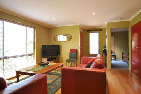 Beachcroft Inlet Side Close TO Town - Accommodation Guide 5