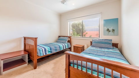 Oceans 11 Surfside Wifi & Foxtel PET Friendly - Accommodation Guide 2