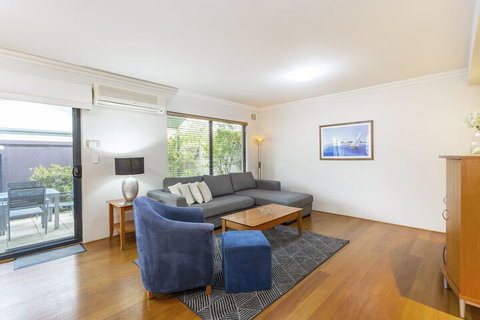 Coode Street Townhouse - Accommodation Asia 7