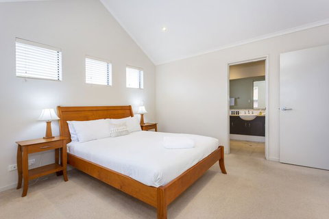 Coode Street Townhouse - Accommodation Asia 1