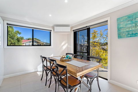 Tomaree Road 16 - Accommodation Guide 4