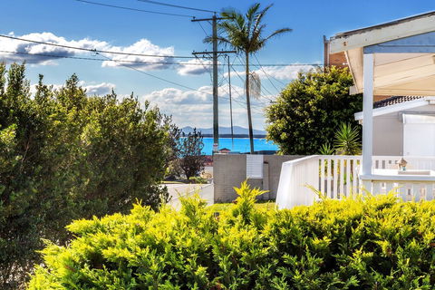 Tomaree Road 16 - Accommodation Guide 0