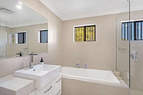 Tomaree Road 16 - Accommodation Guide 5