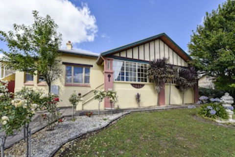Wyatt Guest House - Accommodation Asia 0