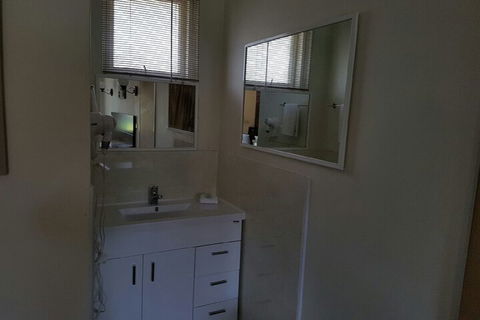 Woolgoolga Motor Inn - Accommodation Guide 7