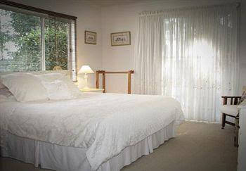 Abington Briars Cottage - Accommodation Asia 6