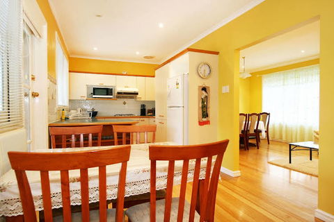 Roseland Holiday House - Accommodation Asia 0