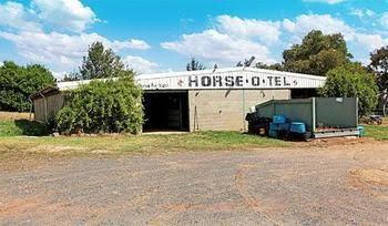 Tarcutta Halfway Motor Inn - Accommodation Guide 3