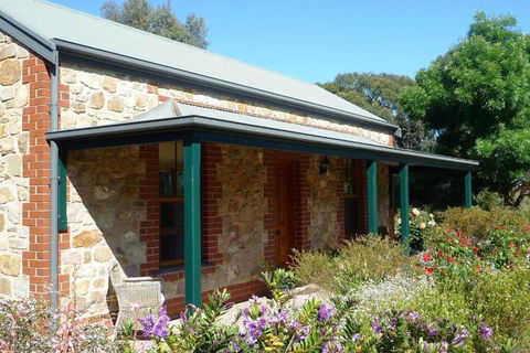 Amandas Cottage 1899 - Accommodation Guide 6
