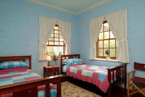 Amandas Cottage 1899 - Accommodation Guide 4