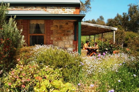 Amandas Cottage 1899 - Accommodation Guide 2