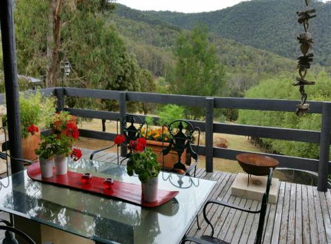 Alps Lodge - Accommodation Guide 6