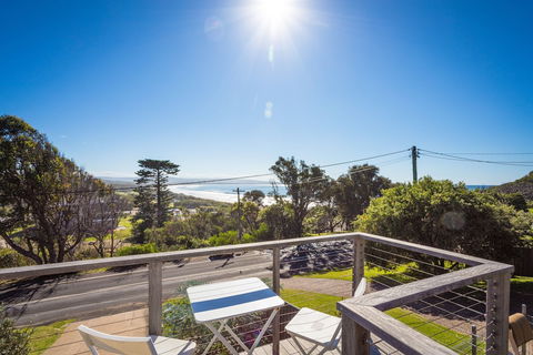 Surfside - Accommodation Guide 2