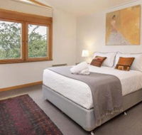 Alpine House Views over Lake Jindabyne  The Snowy Mountains - Accommodation Asia