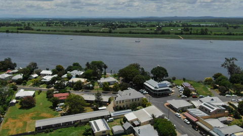 Village Stays Coldstream Gallery Bungalow - Accommodation Guide 2