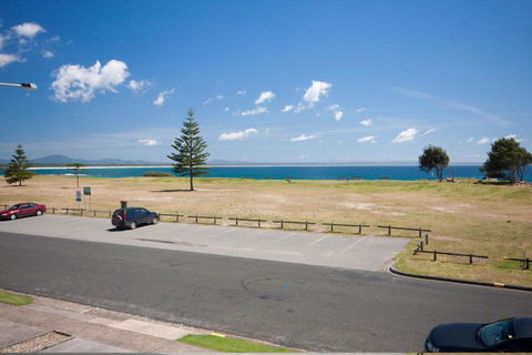 Hi Surf Unit 4 92 Head St. Forster - Accommodation Guide 2