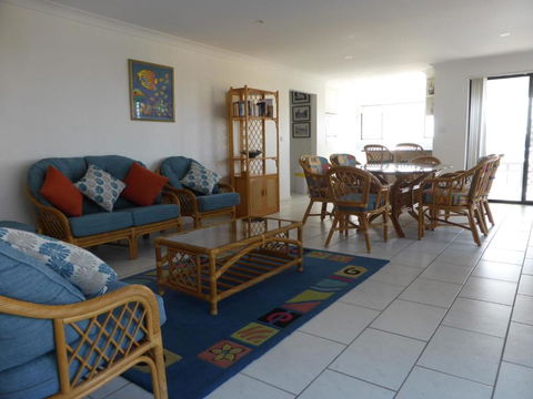 Hi Surf Unit 4 92 Head St. Forster - Accommodation Guide 5