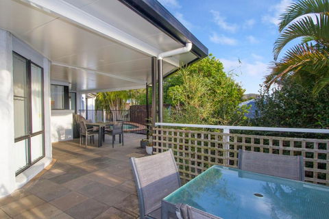 Relax At Coolum - Accommodation Asia 1