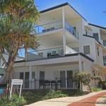 Unit 2 Beach Gallery 9 Andrew Street Point Arkwright 500 BOND LINEN SUPPLIED - Accommodation Asia 0