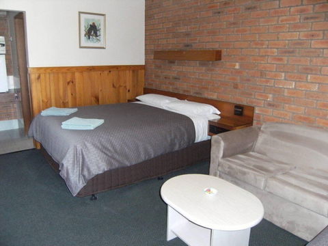 Regency Court Motel - Accommodation Guide 6