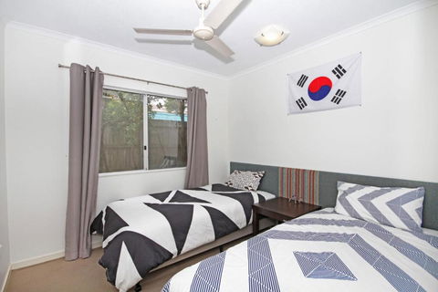 Unit 2 Sea Breeze Villas Coolum Beach - Accommodation Asia 4