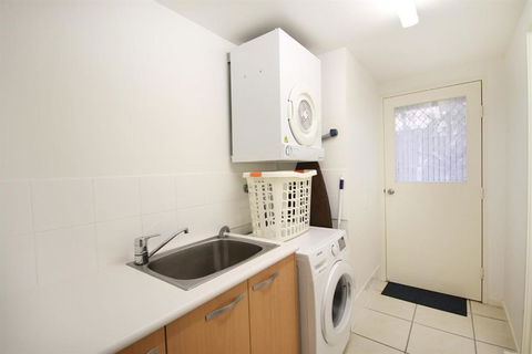 Unit 2 Sea Breeze Villas Coolum Beach - Accommodation Asia 2
