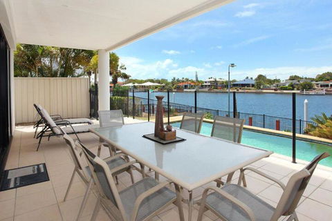 St Lucia 11 Four Bedroom Canal Home With Pool - Accommodation Asia 3