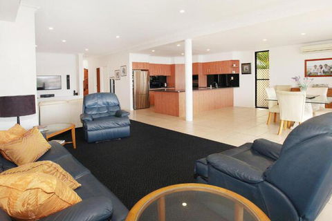 St Lucia 11 Four Bedroom Canal Home With Pool - Accommodation Asia 2