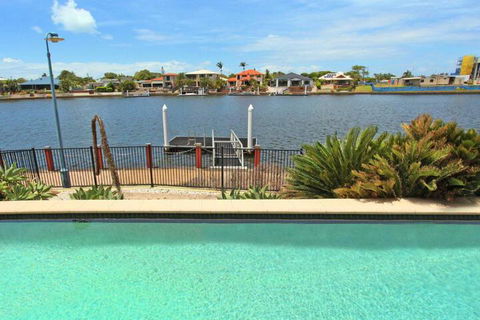 St Lucia 11 Four Bedroom Canal Home With Pool - Accommodation Asia 4