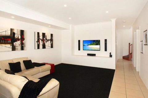 St Lucia 11 Four Bedroom Canal Home With Pool - Accommodation Asia 7