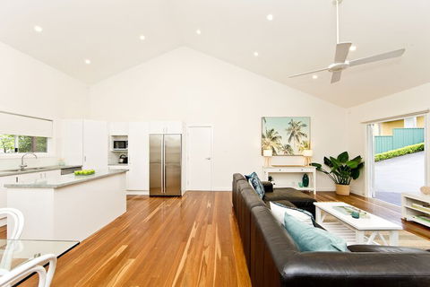 Shells Coastal Beach House - Accommodation Guide 1
