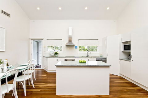 Shells Coastal Beach House - Accommodation Guide 6