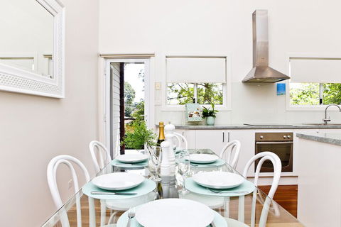 Shells Coastal Beach House - Accommodation Guide 4